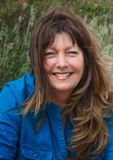 Lyn Whiteman - Artist / Painter Successful